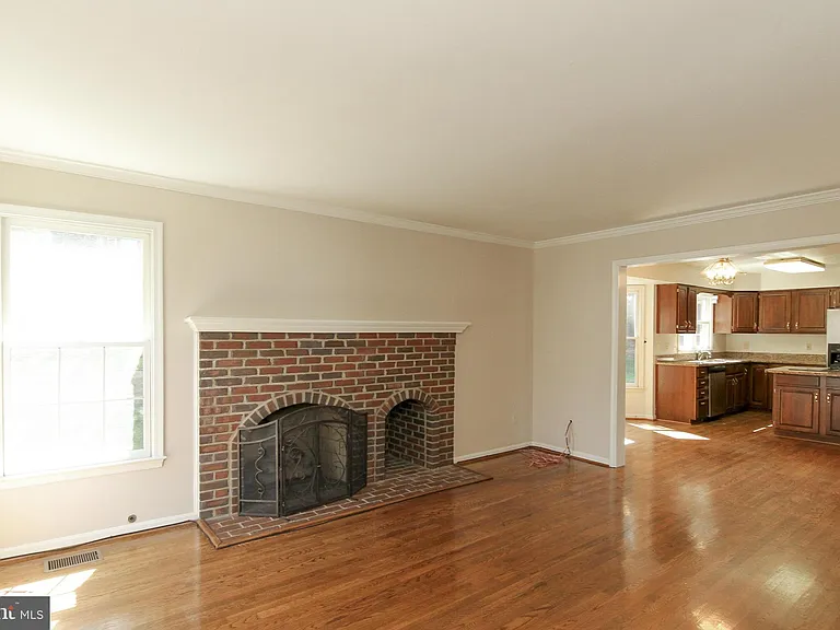 4269 Exeter Dr — Photo 8