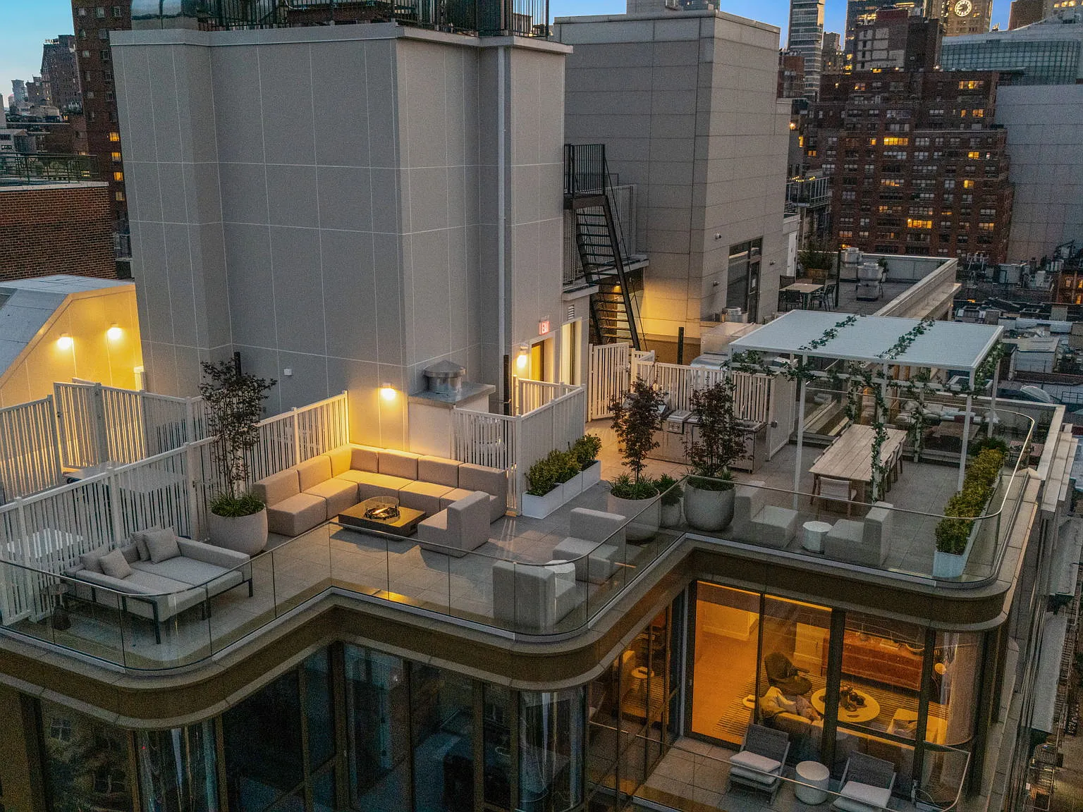 250 East 25th Street — Photo 3