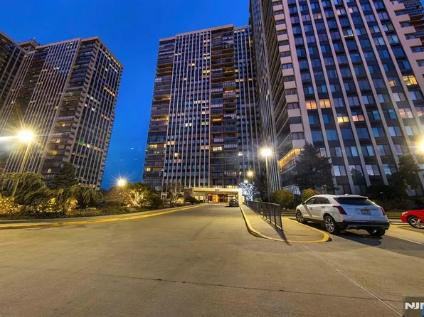 200 Winston Dr APT 1007, Cliffside Park, NJ 07010