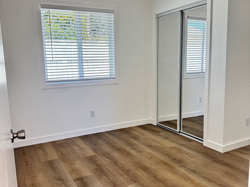 2nd image of 1327 E Kingsley Ave #B