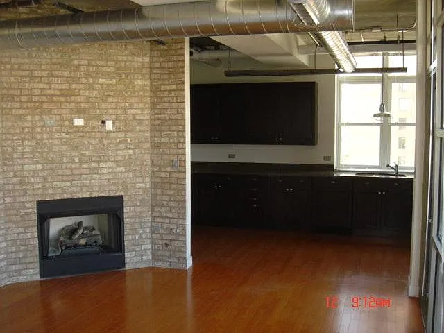 2 bed, 1300 sqft, $2,800 — Photo 2