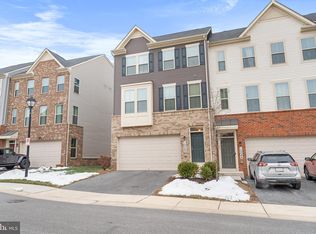 10042 Dorsey Ln, Lanham, MD 20706