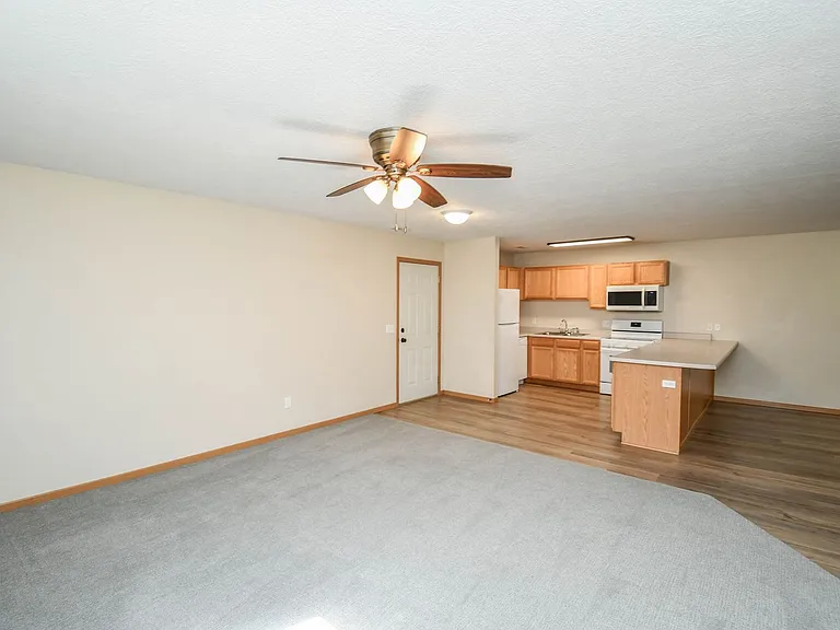 1422 E Redwood Blvd — Photo 18