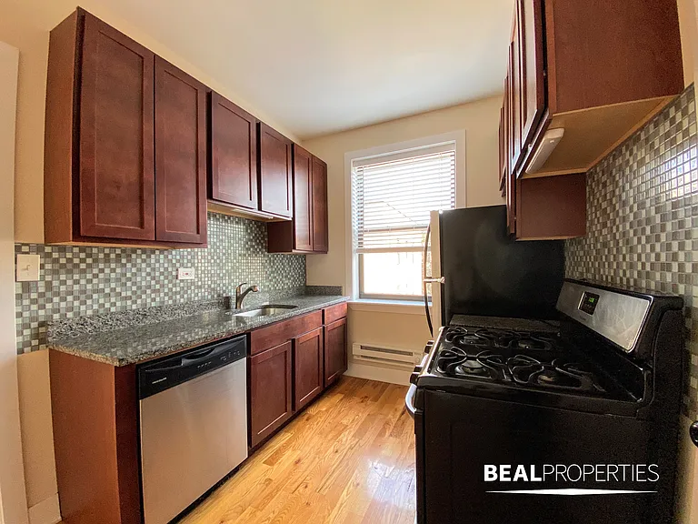 1025 Dempster St — Photo 30