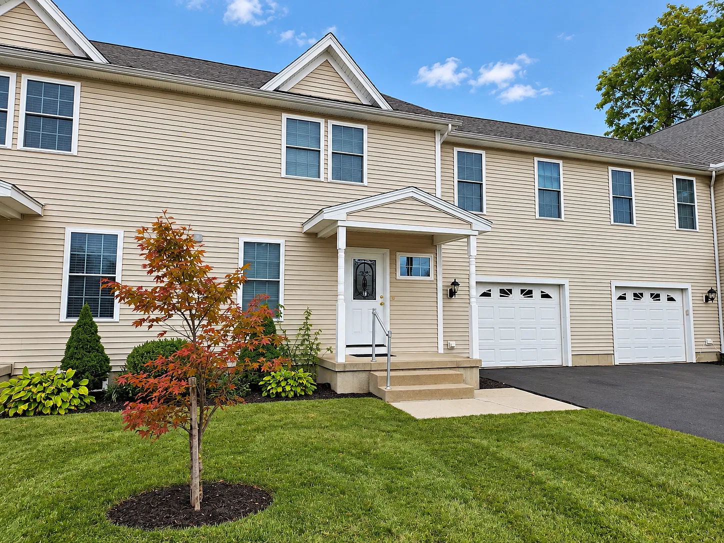 3 bed, 2.5 bath, 1640 sqft, $2,900 — Photo 1