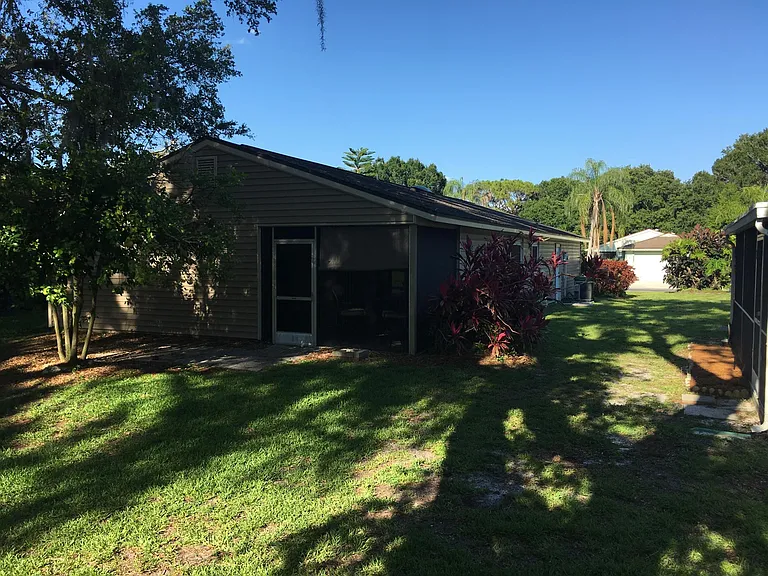 364 Bearded Oaks Cir — Photo 3