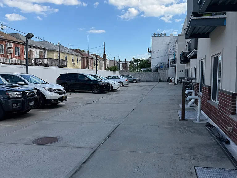1739 Stillwell Ave #B — Photo 14