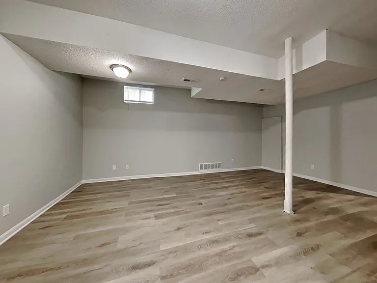 4219 Woodland Ave — Photo 6