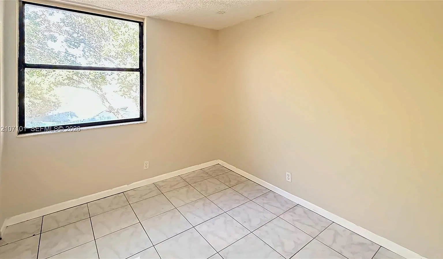 Lake Pointe Condominium N — Photo 4