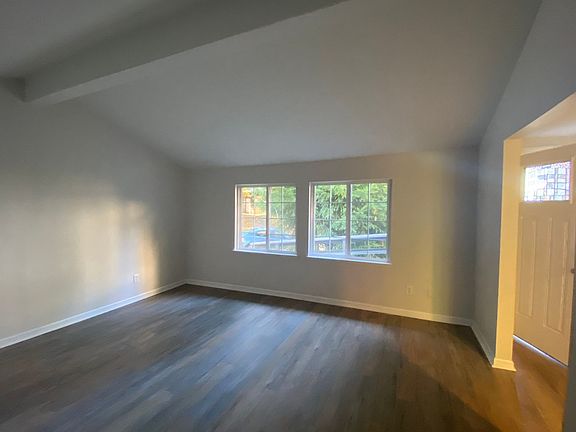 3rd image of 7100 Lincoln Park Way SW