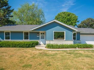 15050 W Signet Ln, New Berlin, WI 53151