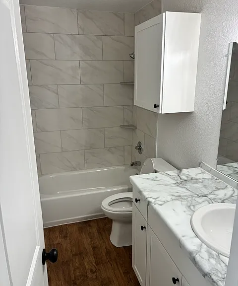 1606 N Hickory Ave — Photo 4