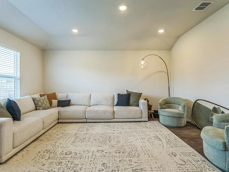 821 Bahia Pl — Photo 8