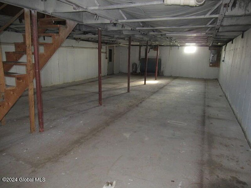 2nd image of 1001 Latimer Hill Road