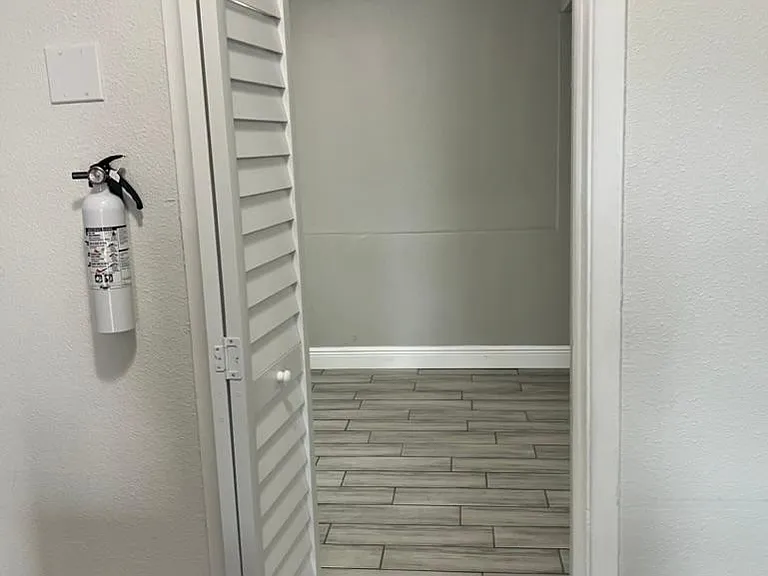 204 6th Jpv St — Photo 38