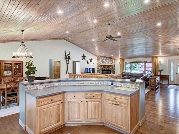 5th image of 1021 Creek Ridge Court NW
