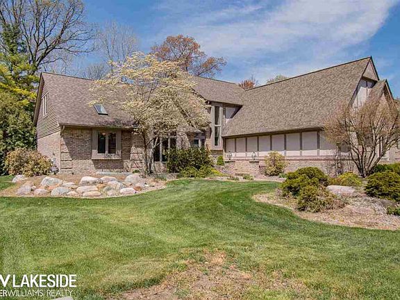 2nd image of 54635 Nottingham Ln