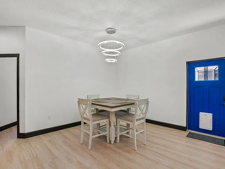 1185 S Shade Ave — Photo 5