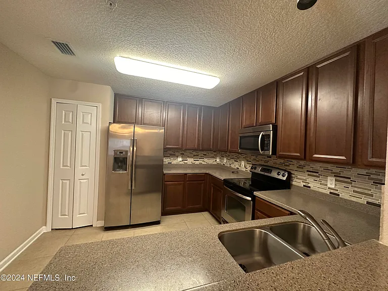 7062 Snowy Canyon Dr #105 — Photo 8