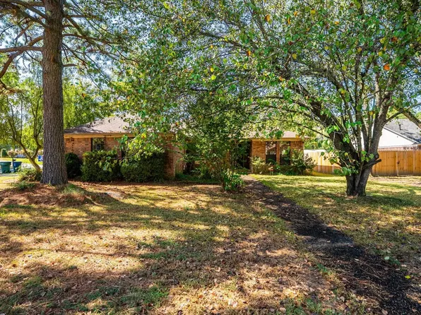 2817 Bruce St, Conway, AR 72034