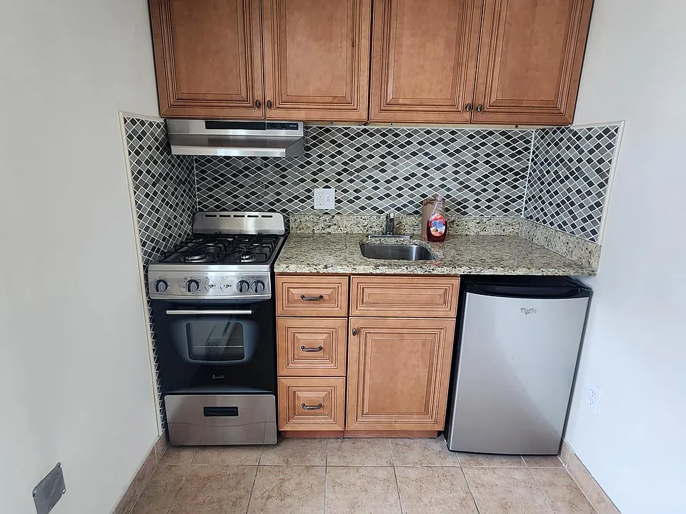242 S 22nd St #1