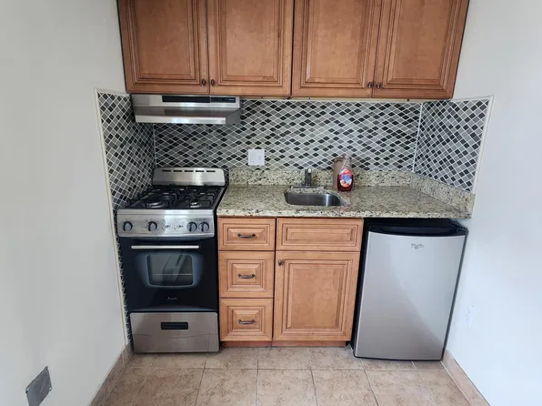 242 S 22nd St Floor 1, Philadelphia, PA 19103