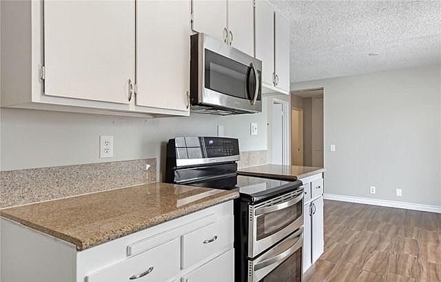 2nd image of 4168 Gaviota Ave