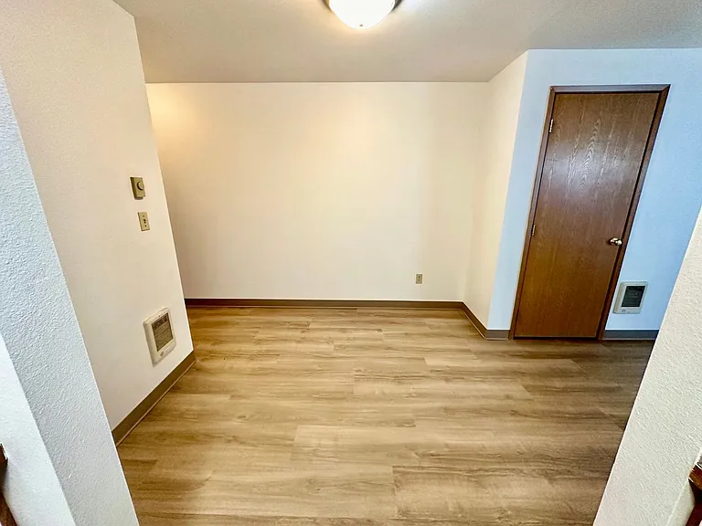 904 Juniper Ave — Photo 8