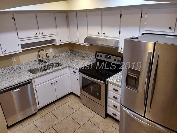 4th image of 1027 Ashley Ave