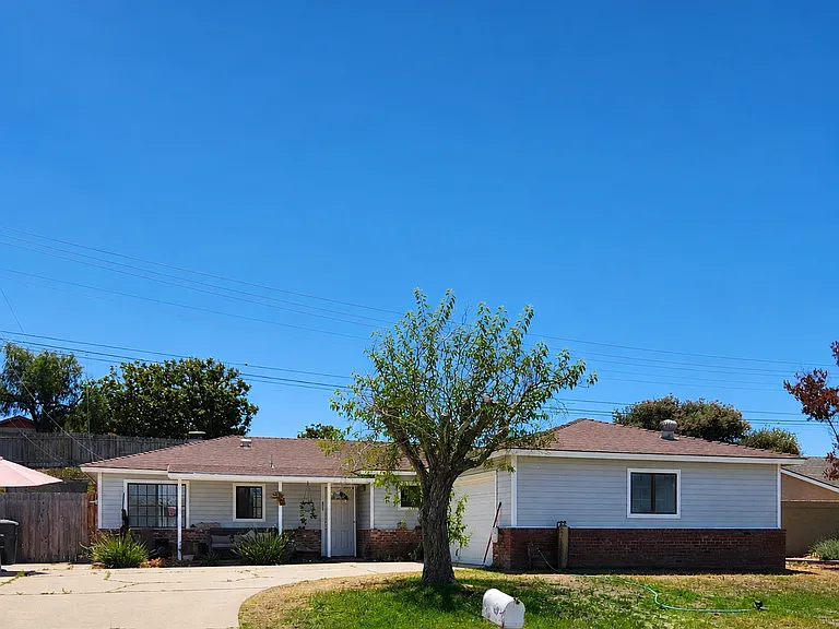 Primrose Ln — Photo 1