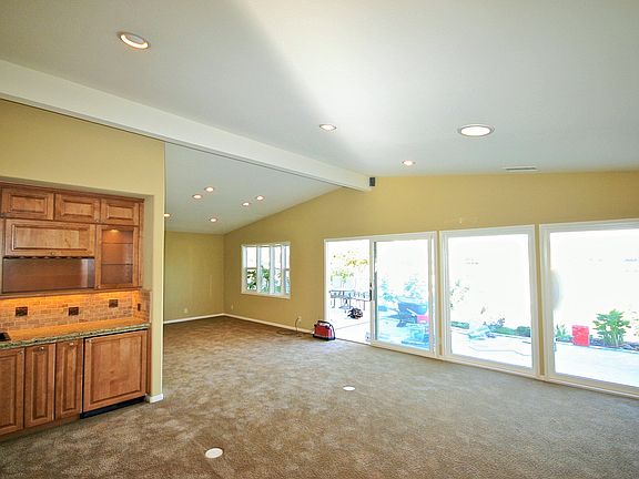 5th image of 1420 La Plaza Dr