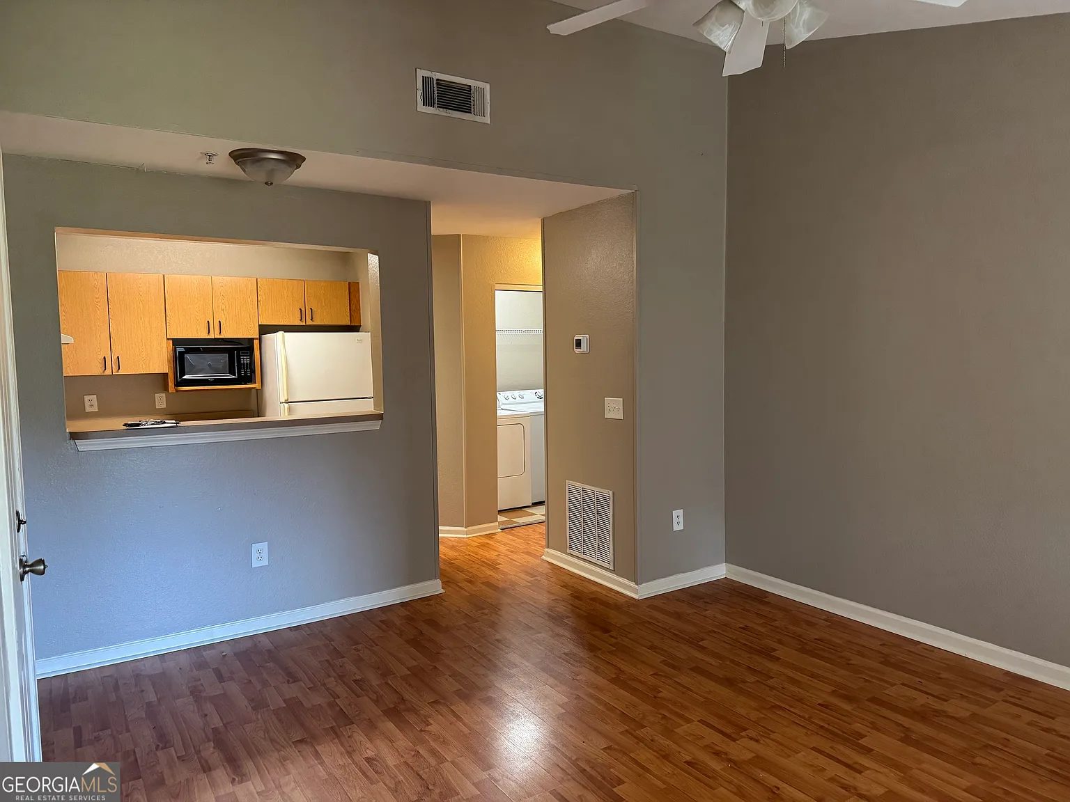 2 bed, 2.0 bath, 854 sqft, $1,600 — Photo 3