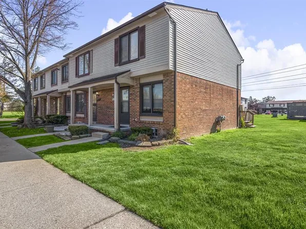 16996 Kingsbrooke Dr #39, Clinton Township, MI 48038