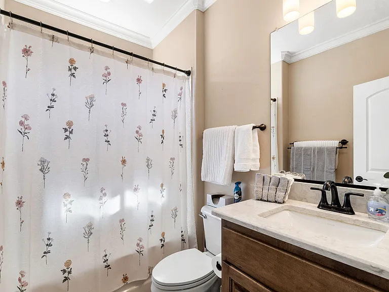 1732 E Vesper Trl — Photo 16