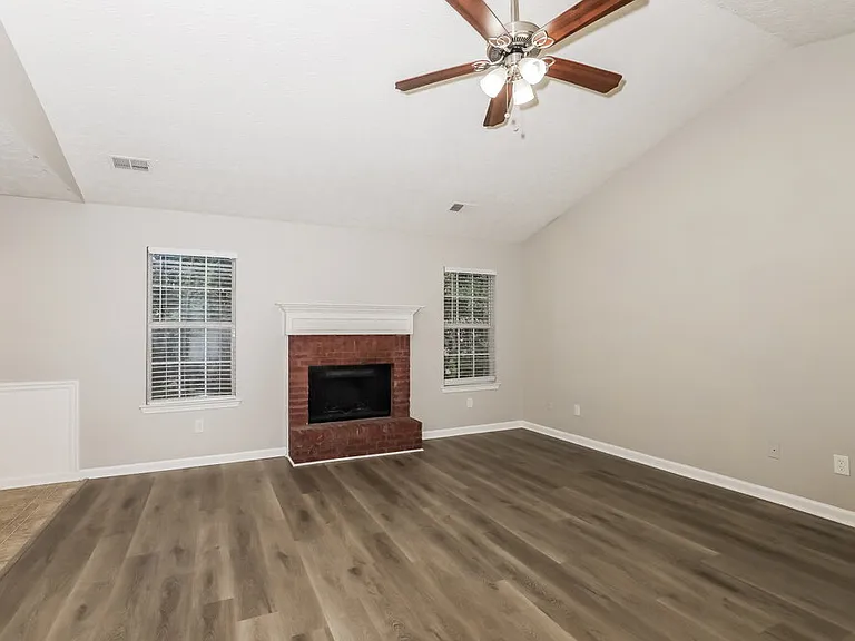 1783 Graystone Dr — Photo 4