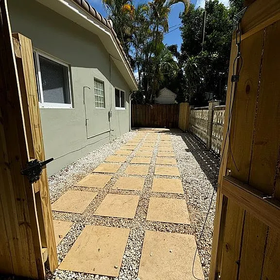 1713 N Dixie Hwy #3 — Photo 9