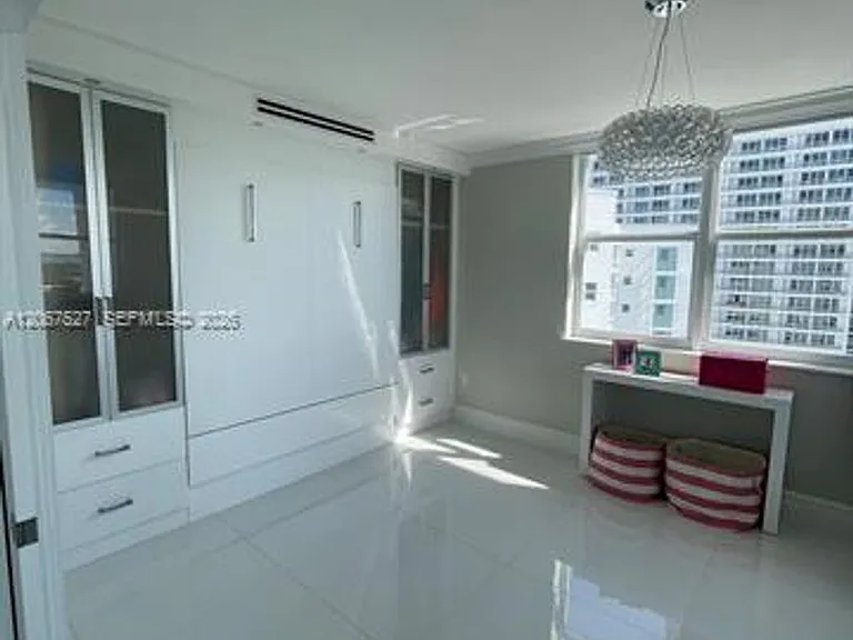 5001 Collins Avenue Cu #14A — Photo 7