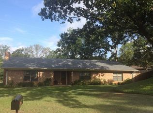 2705 Crestwood Ln, Kilgore, TX 75662