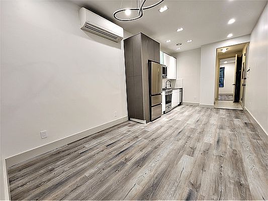 2nd image of 945 4th Ave #1