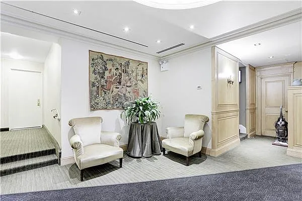 Sold by WIRE International Realty | media 25