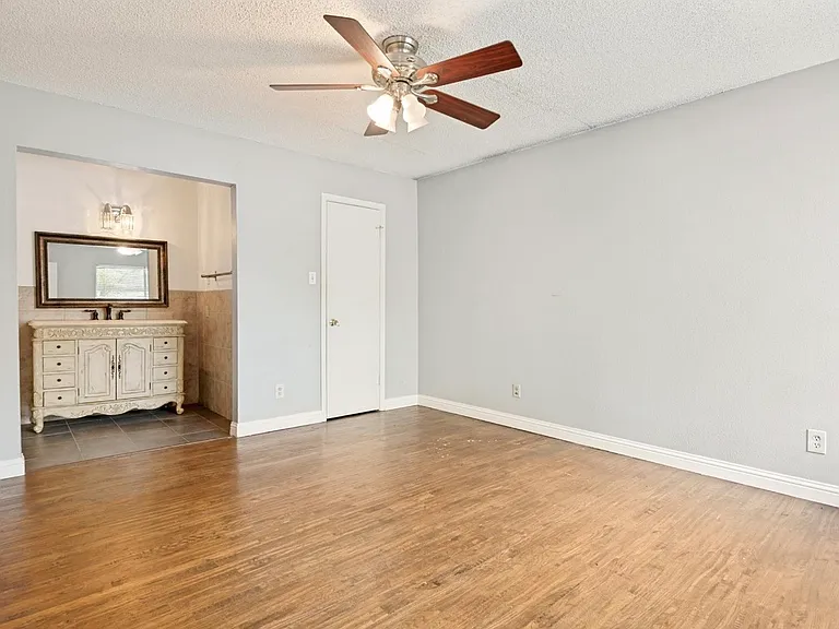 5808 Harvest Hill Rd — Photo 15