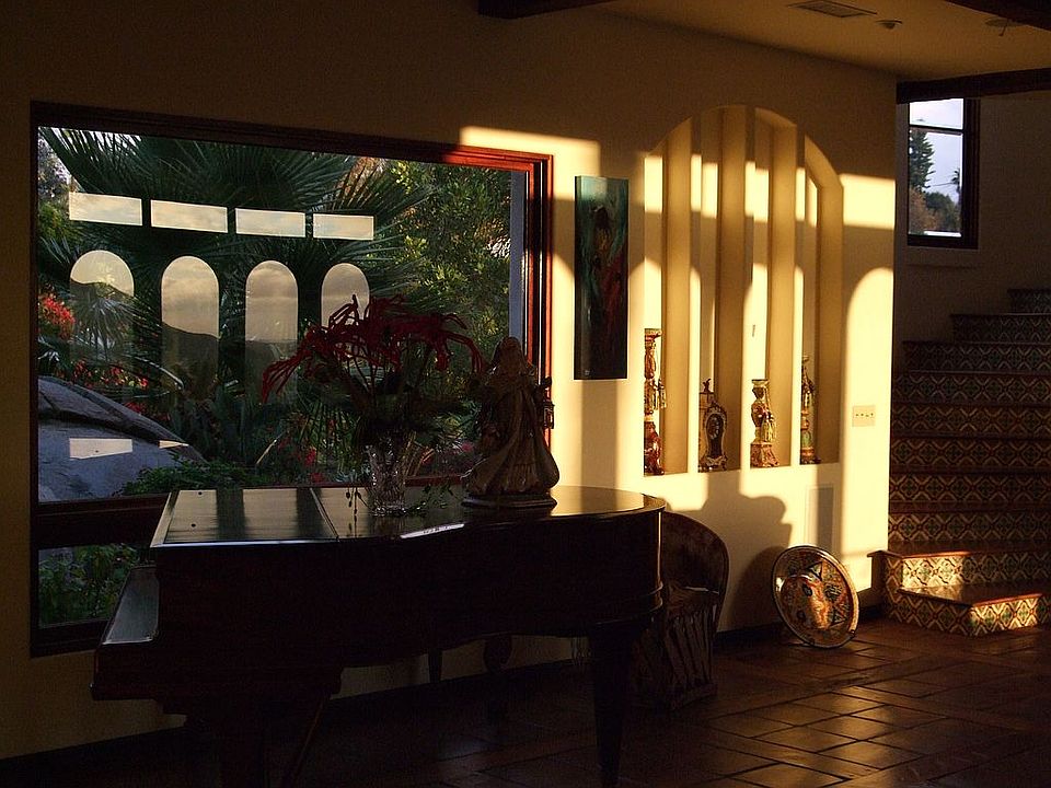 2nd image of 3225 Via Solana