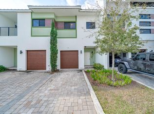 4392 NW 9th St, Plantation, FL 33317