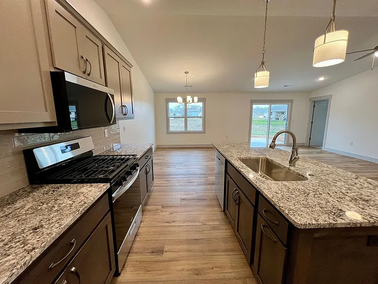 4650 Pierce Dr — Photo 6