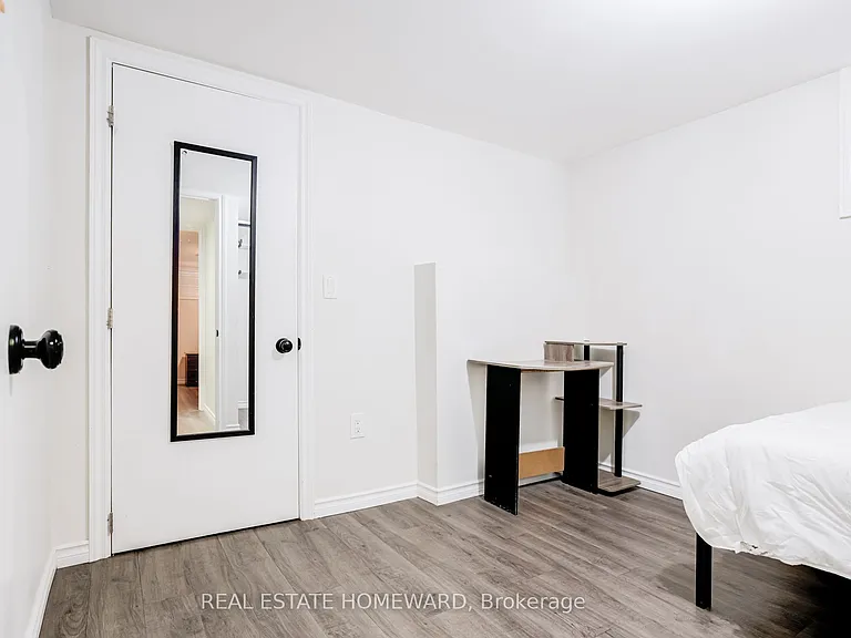 113 Porchester Dr #BASEMENT — Photo 19