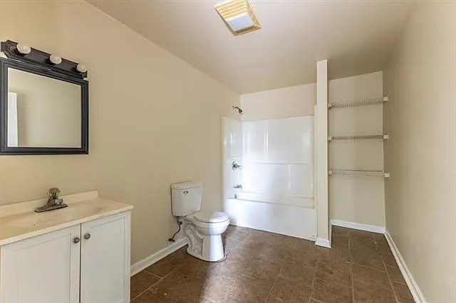 1716 Port St — Photo 10