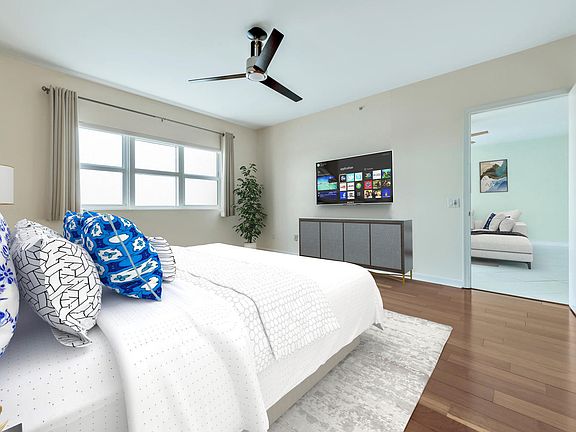 4th image of 2640 Lake Shore Dr Unit 1011