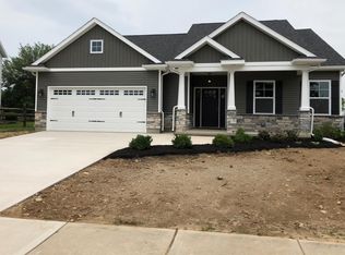 10 Fox Harbor Dr, Troy, OH 45373