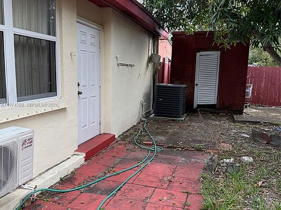 3rd image of 130 NW 124th St