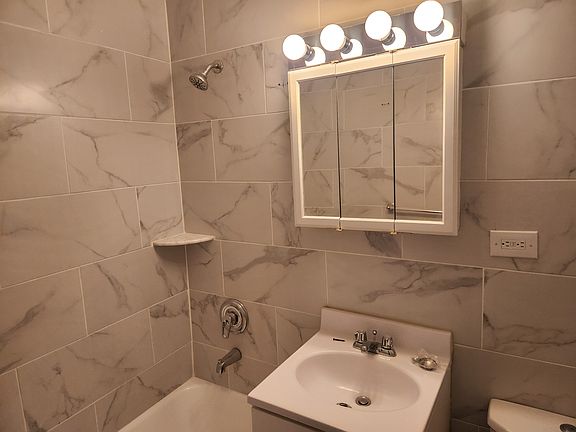 5th image of 8625 Van Wyck Expy APT 510
